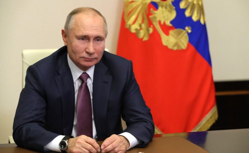 Владимир Путин распорядился выделить более 80 млн рублей ветеранам