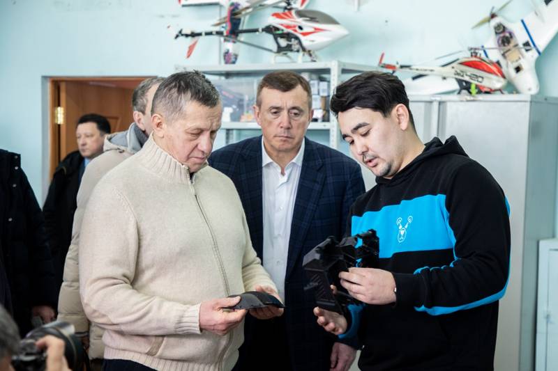 Юрий Трутнев посетил открытый на Сахалине цех по производству беспилотных летательных аппаратов