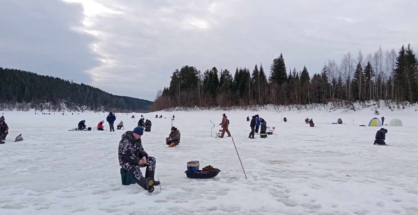 Традиционные соревнования по зимней рыбалке провела профсоюзная организация ОАО «Соликамский магниевый завод