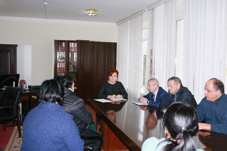В День конституции первый заместитель главы местной администрации городского округа Баксан провела прием граждан