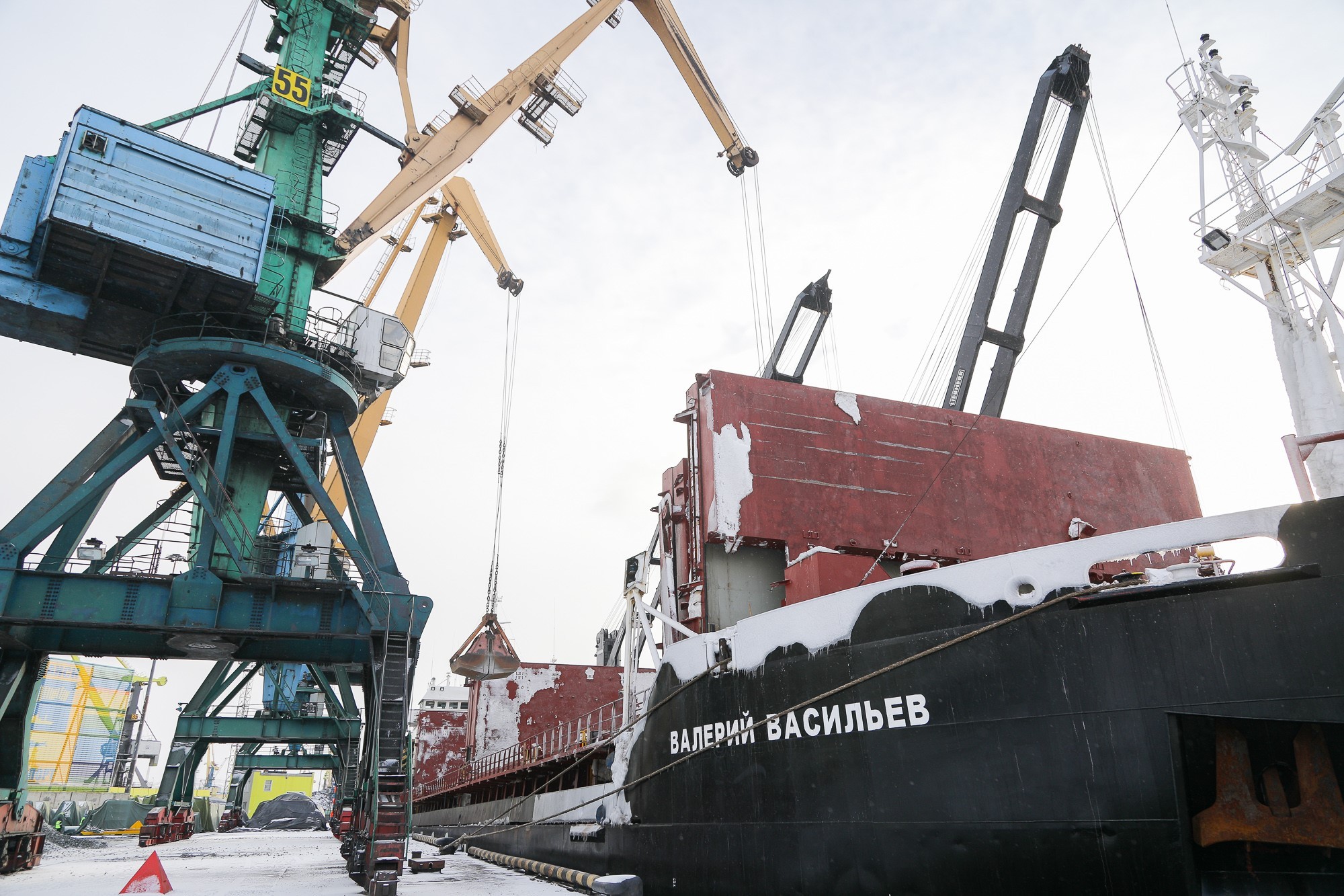 Мурманский морской торговый порт  выполняет  роль ключевого логистического центра в реализации  арктической программы