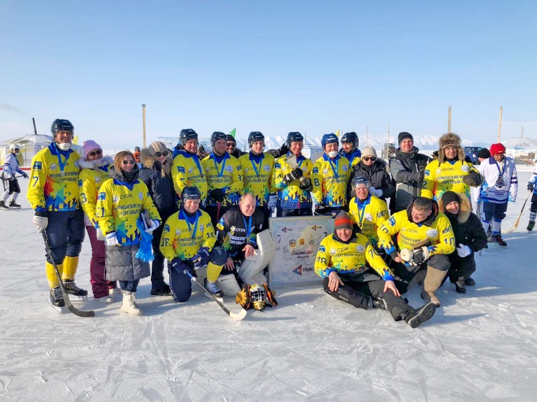 V турнир по хоккею с мячом на берегах Байкала  посвятили 20-летию СУЭК