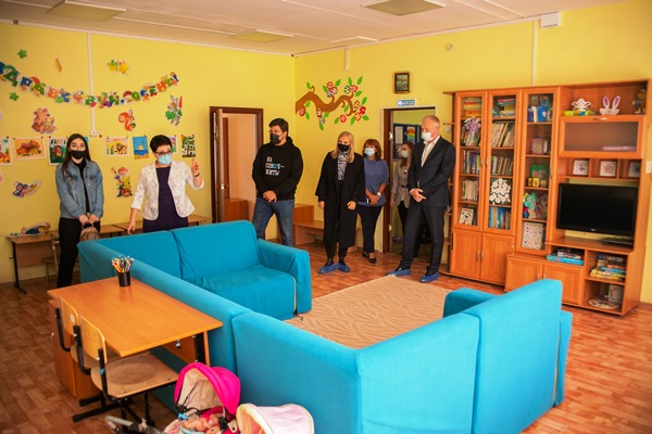 Глава Мурманска и генеральный директор АО «ММТП» посетили Мурманский центр социальной помощи семье и детям