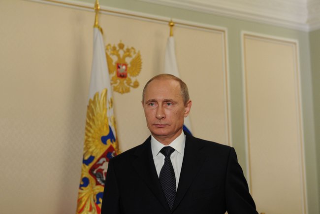 Владимир Путин наградил медиков за борьбу с коронавирусом