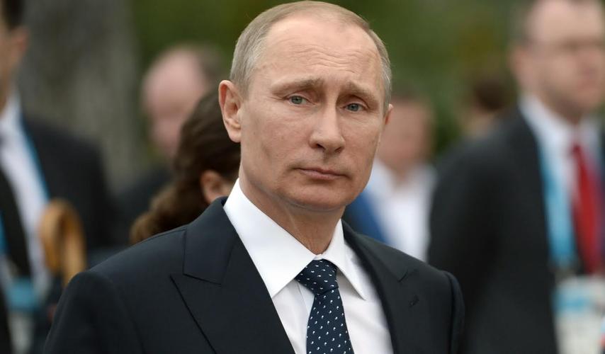 Владимир Путин подписал закон об отсрочке призыва для опекунов маленьких сестры или брата