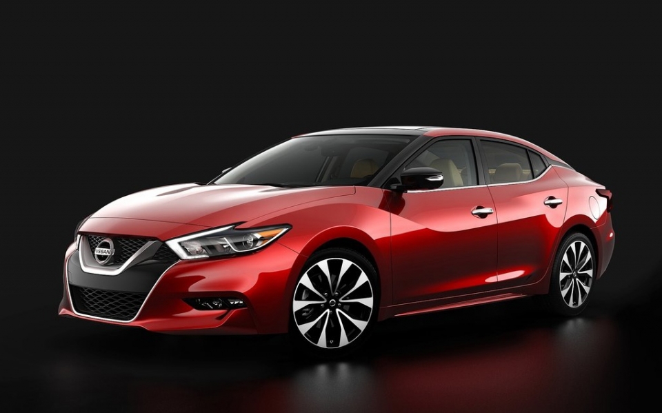 Компания Nissan  представила   обновленный  седан Teana