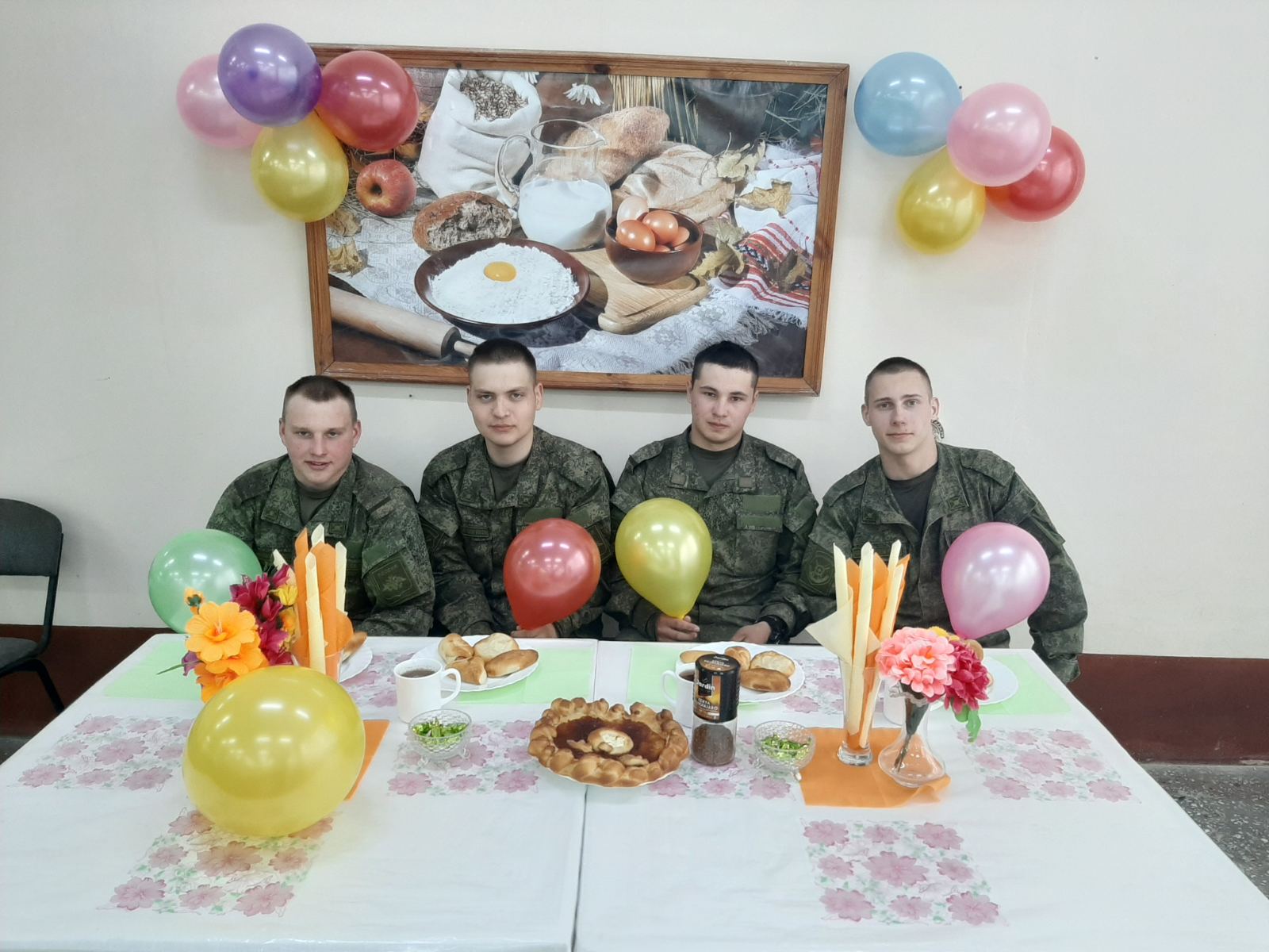 В армии отметили дни рождения майских именинников