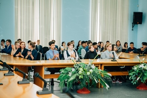 Фестиваль «Будущие лидеры Евразии» объединил в ИРНИТУ около 100 школьников из четырёх стран